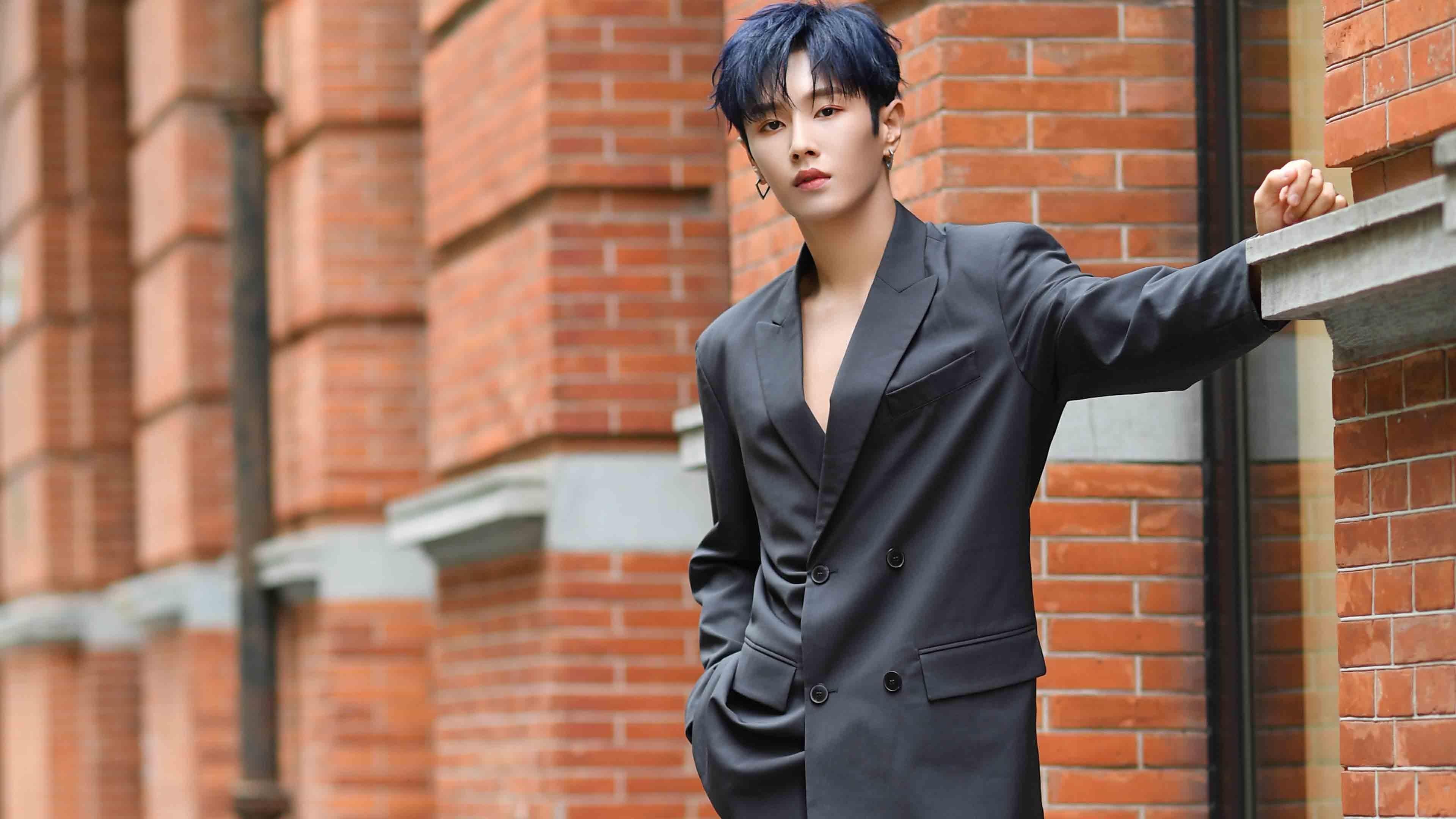 “青训明星教练引领，培养新一代足球精英”，足球青训球员有工资吗